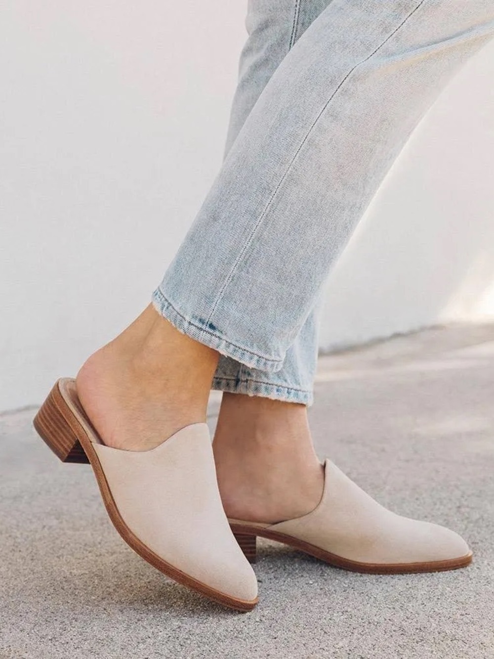 Soludos Light Beige Leather Venetian Slip-On Mule
